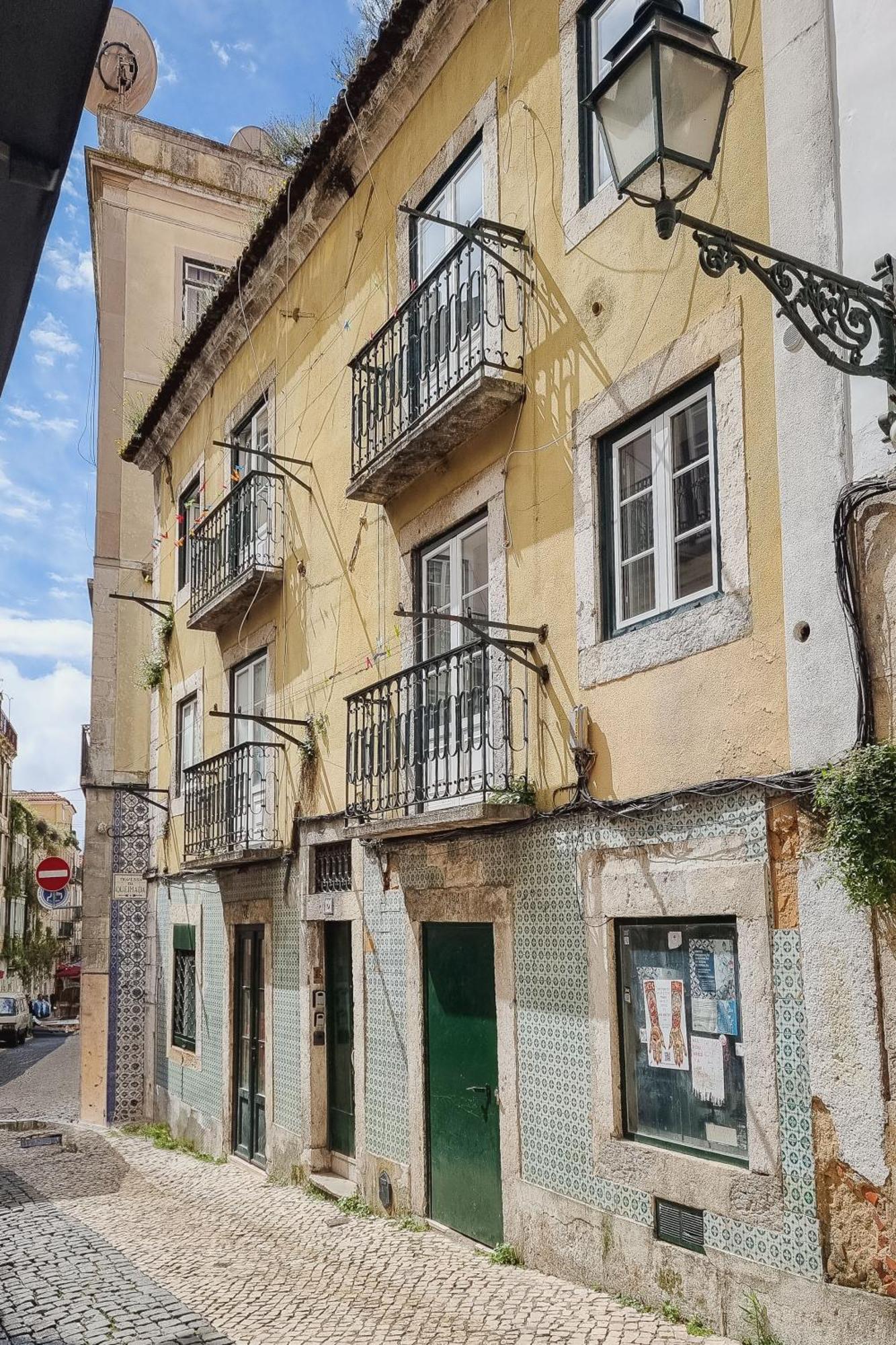 Bairro Alto Window