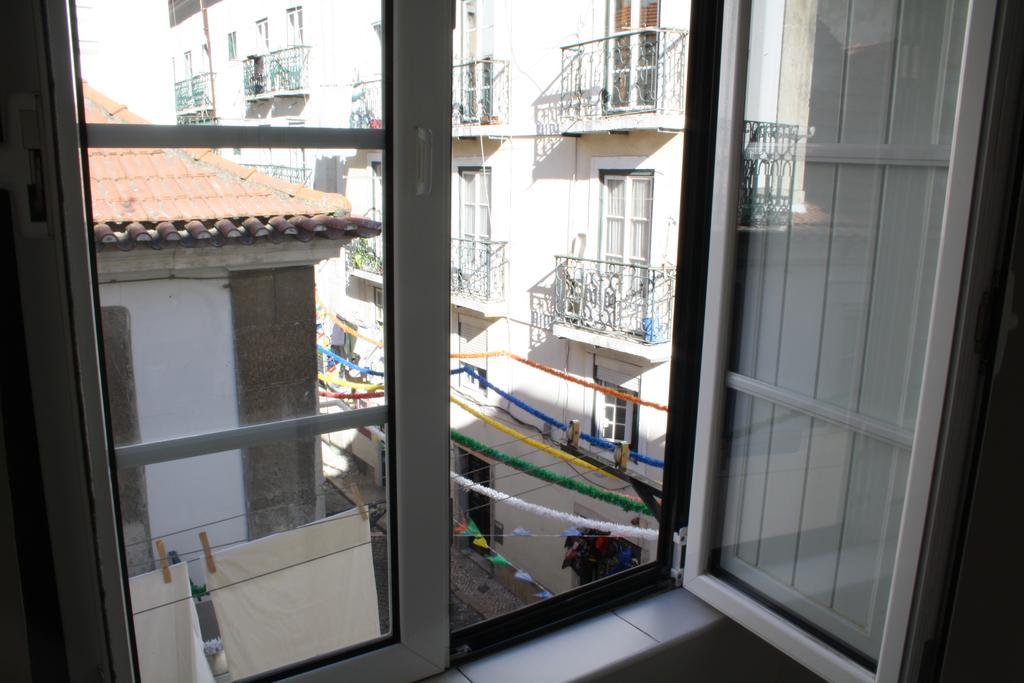 Bairro Alto Window